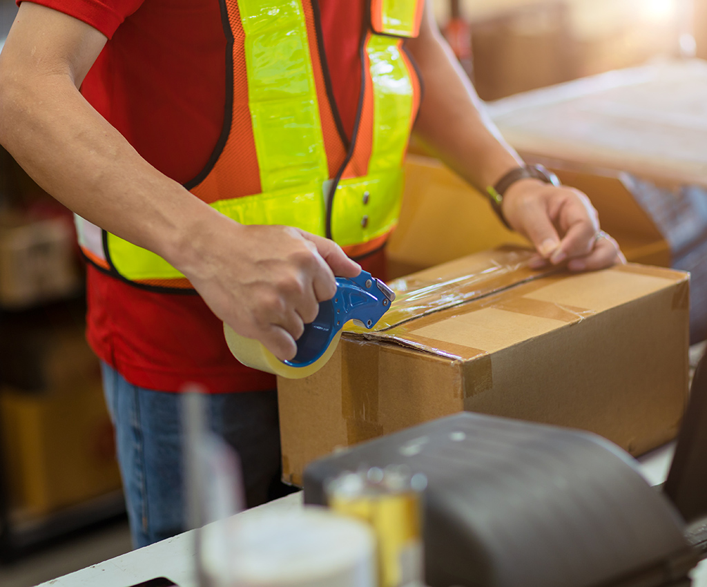 Staff worker tape packing seal products